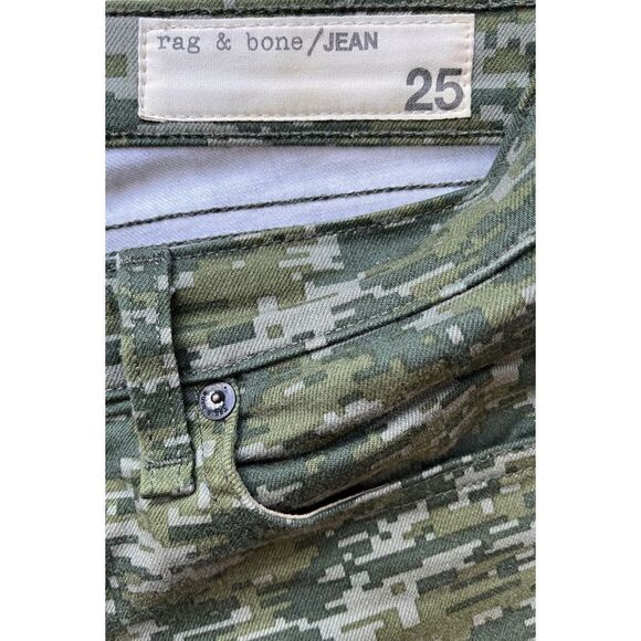 Rag & Bone Skinny Low Rise Jeans in Green Digital Graphic Camo Print, Size 25 - Picture 9 of 16